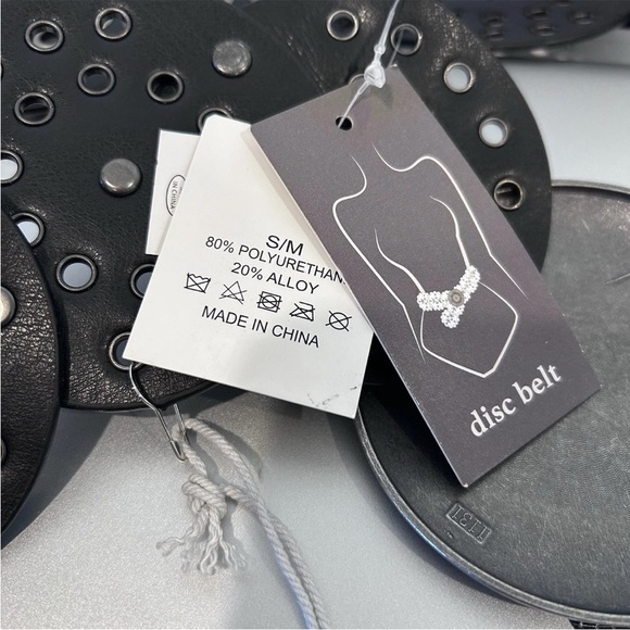 Haute Hippie Retro 70s Moroccan Grommet Disc Belt S/M Black Adjustable Wide NWT - Picture 3 of 4